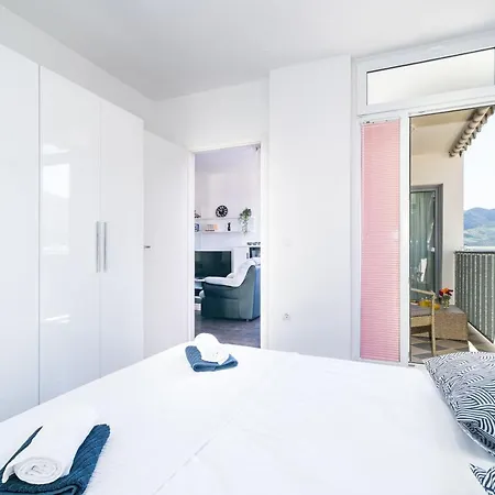 4 Star * Mokošica